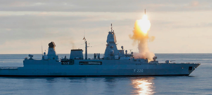 © Foto:  ©  Bundeswehr/Marcel Kröncke Flugkörperabschuss der Fregatte Hamburg